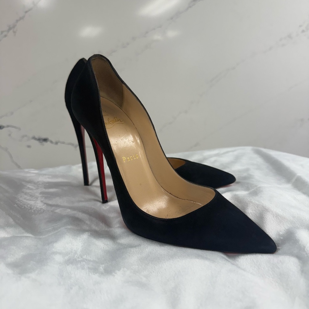 Christian Louboutin Black Pumps with Red Soles So Kate
